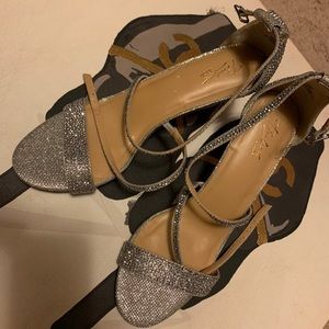 Thalia Bling sandals / heels. Size 10.